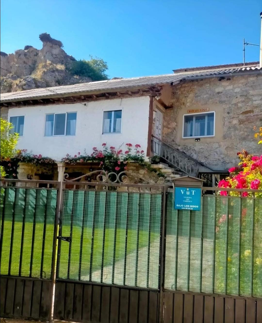 Turismo En Babia Bajo Los Nidos San Emiliano Exterior photo