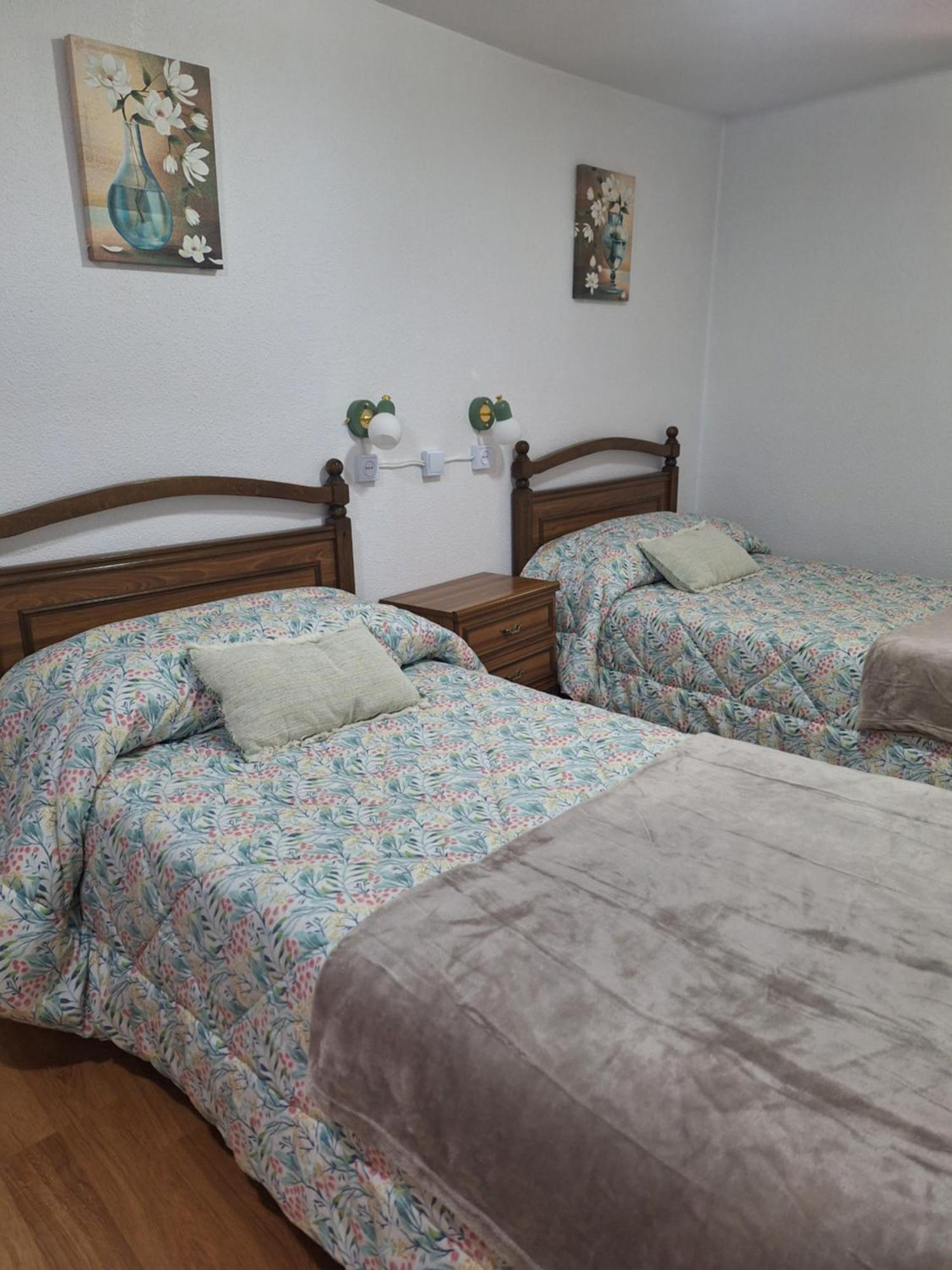 Turismo En Babia Bajo Los Nidos San Emiliano Room photo